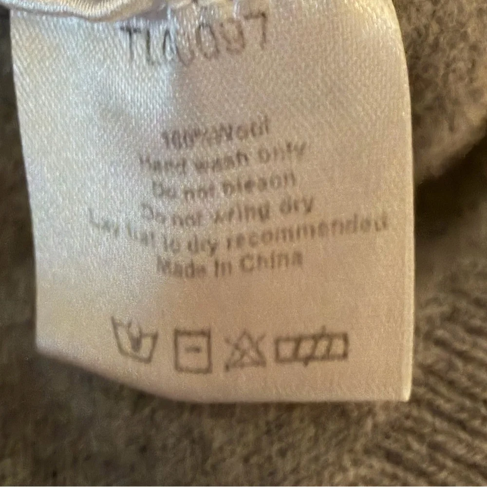 Gray Wool Crew Neck 100% Wool Fitted Pullover Sweater, Size XS